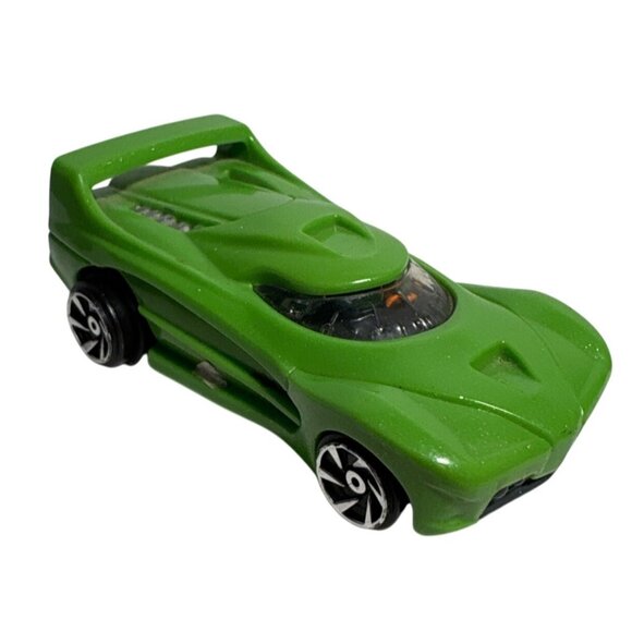 McDonald's Hot Wheels Green RACE CAR 2017 - Picture 1 of 7